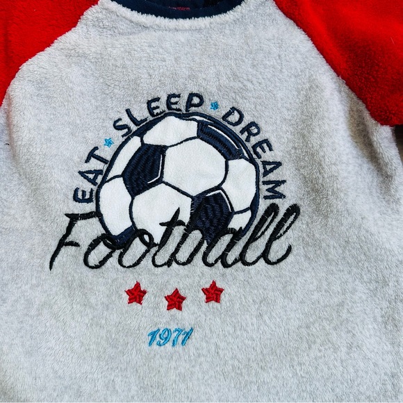 Primark Fuzzy Soccer ⚽️ Sweater Size 3-4 Years - Picture 3 of 5